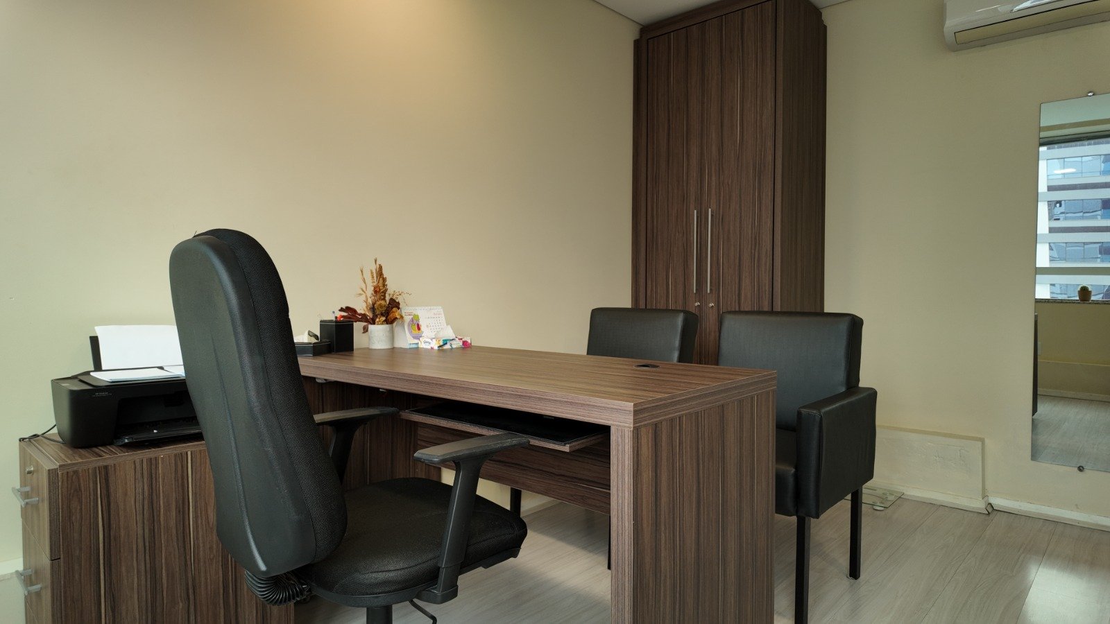 WhatsApp Image 2025-10-21 at 11.24.01 04